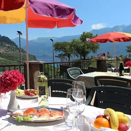 Garni Al Poggio מלון 3*