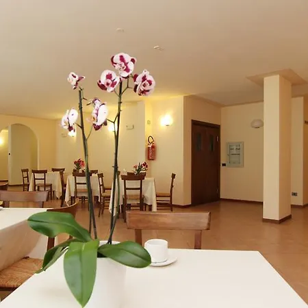 Garni Al Poggio 3* טיניאלה