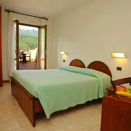 Garni Al Poggio מלון 3*