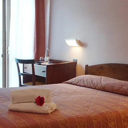 Otel Garni Al Poggio Tignale